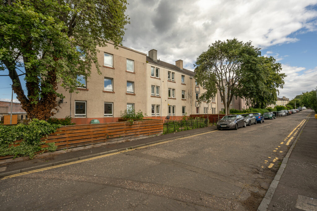 40/1 Redbraes Place, Edinburgh, EH7 4LL