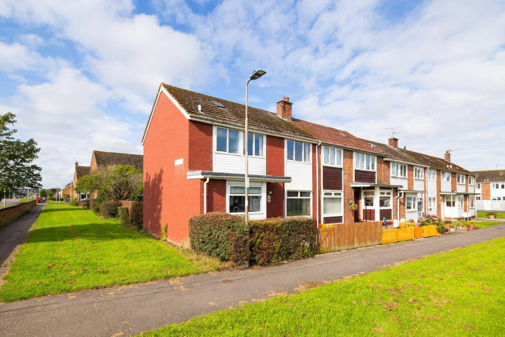 36 Ferniehill Gardens, Edinburgh, EH17 7AZ