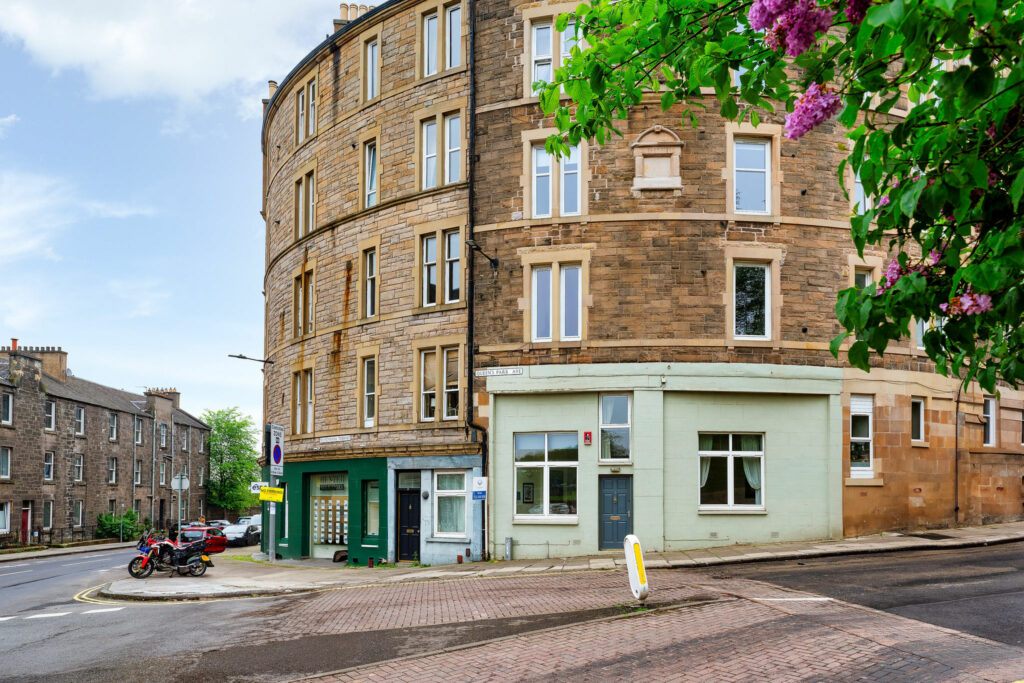 1 Queens Park Avenue, Edinburgh, EH8 7EE