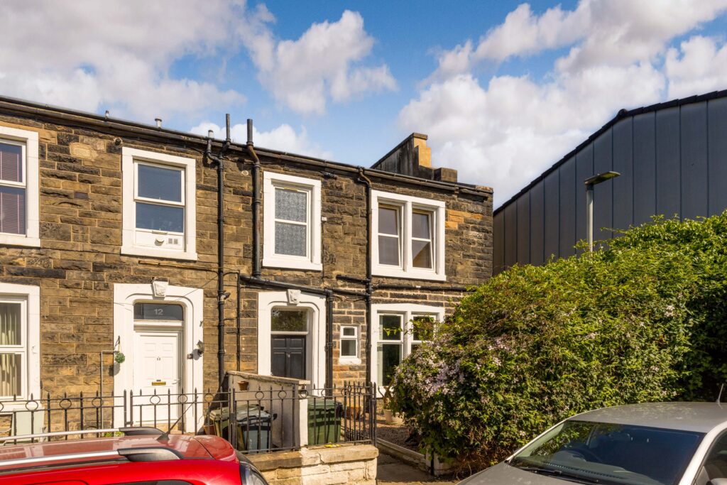 13/3 West End Place, Edinburgh, EH11 2ED