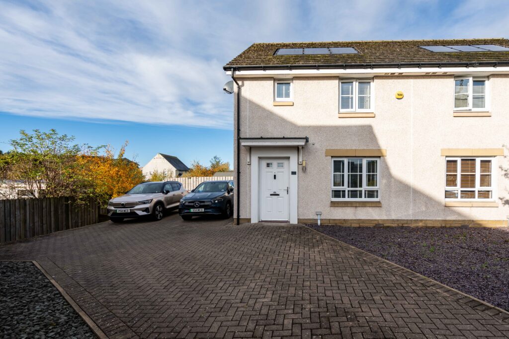 23 Riverway Place, Stirling, FK8 1AN