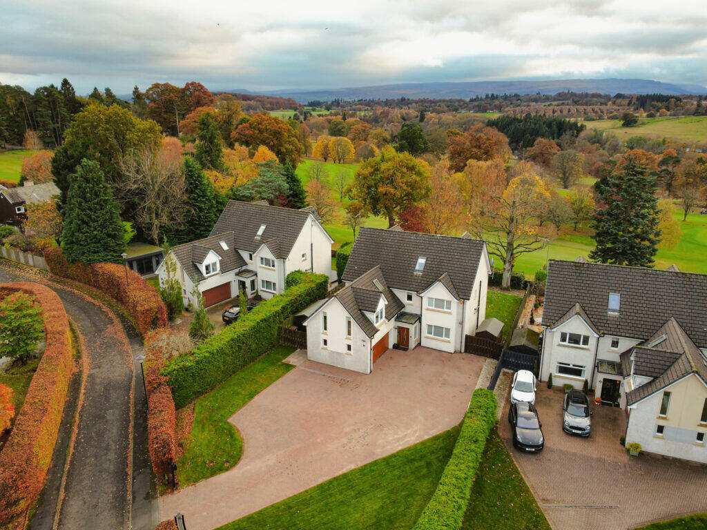 28B Ochlochy Park, Dunblane FK15 0DX