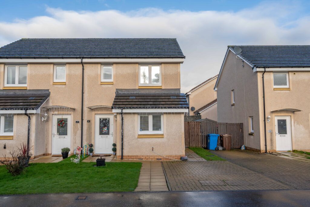 31 McLeod Road, Alloa, FK10 1EF