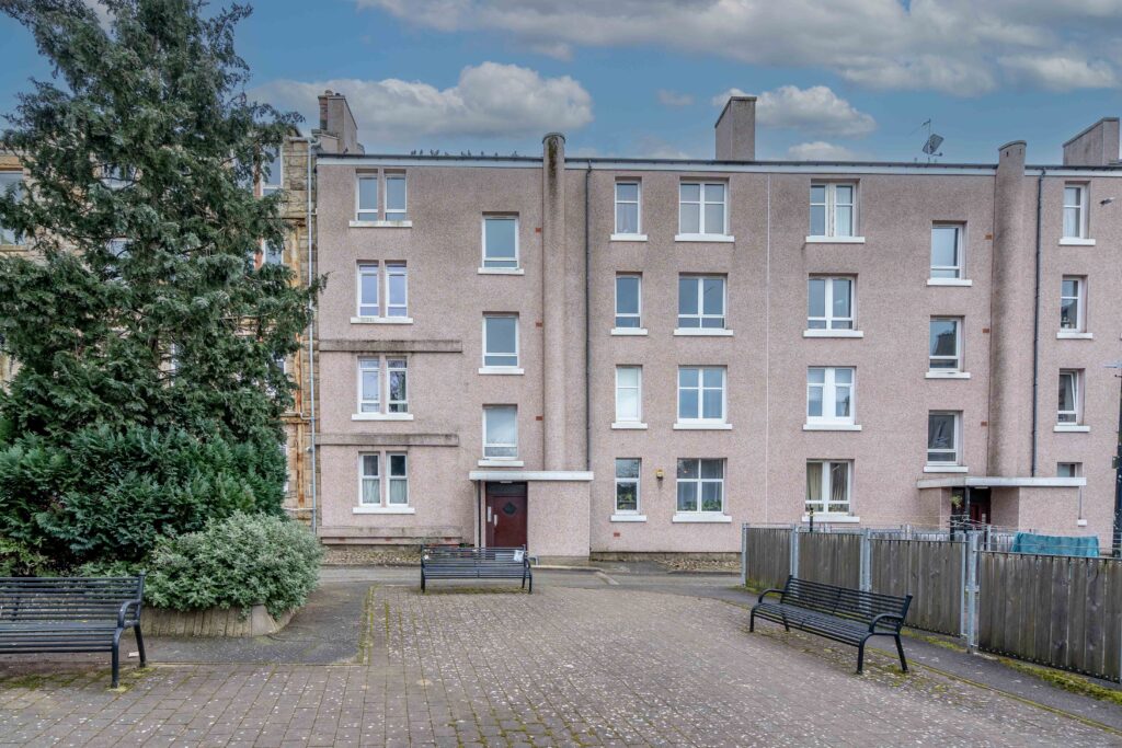Flat 2/2 22 Mannering Court, Glasgow, G41 3QJ