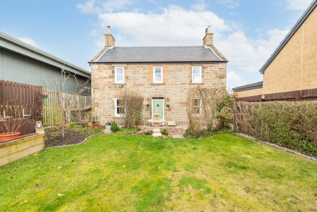 238 Main Street, East Calder, Livingston EH53 0EN
