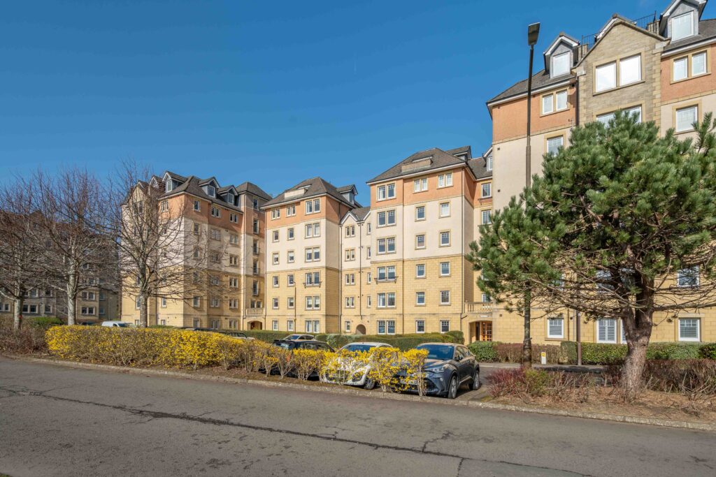 63 Eagles View, Livingston, EH54 8AE