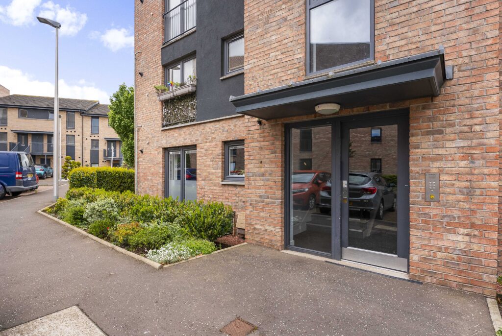 1/1 Skylark Place, Edinburgh, EH15 1AA