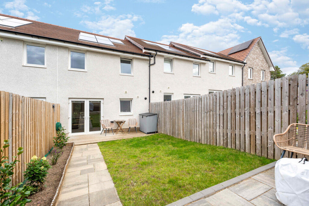 28 Redsman Drive, Edinburgh, EH15 3RG